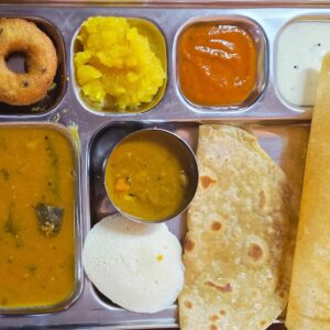 https://madrascafewi.com/wp-content/uploads/2025/04/South-Indian-Thali-e1745127587326-300x300.jpg